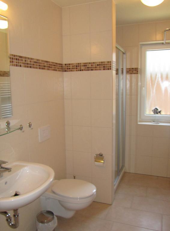 Apartmenthaus Hus Uebi By Rujana Binz Rom bilde